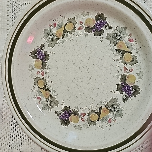 Royal Doulton Harvest Garland Set of 4 - Picture 4 of 5